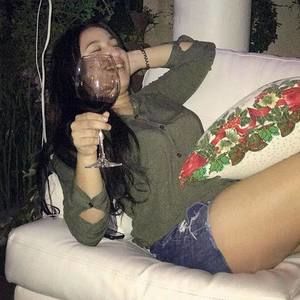 Meet your Posher, Emely